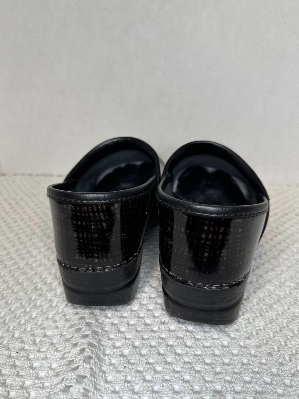 Dansko Professional Clogs 39 Wide Black Gold Plaid Shimmer Leather EU39 - Picture 3 of 6